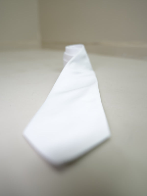 Set aus Krawatte und Einstecktuch